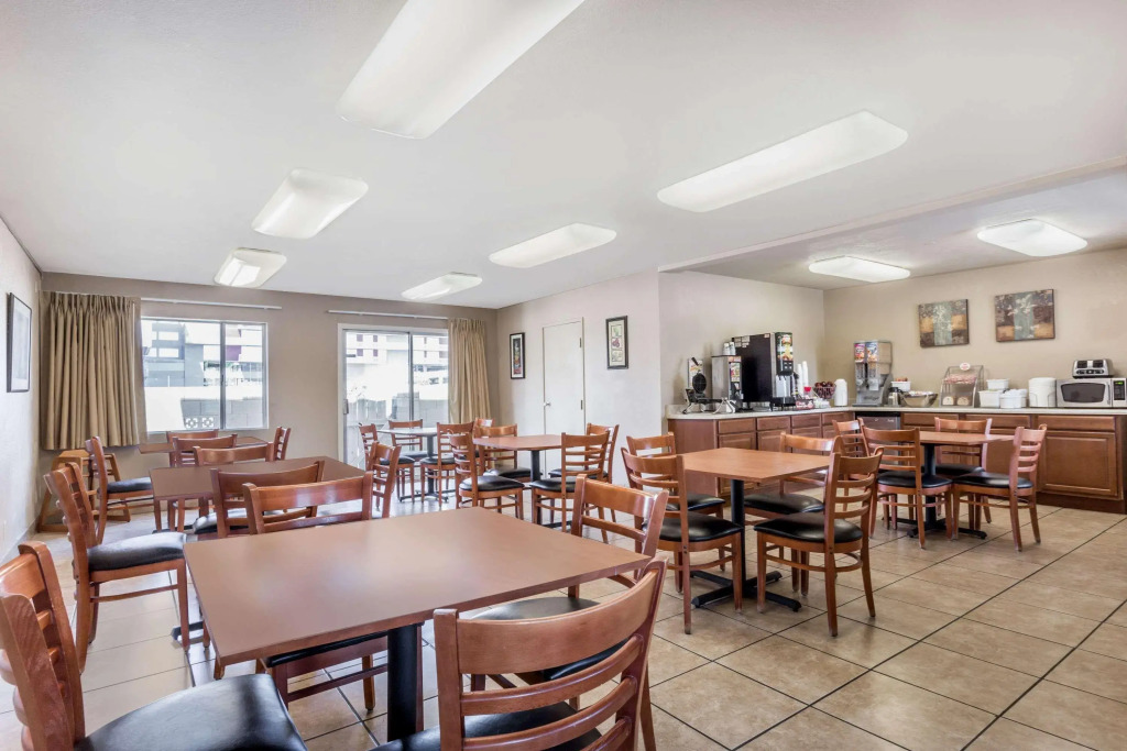 Super 8 Tempe