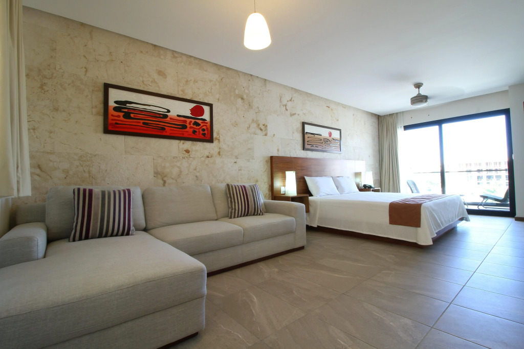 Grand Fifty Suites