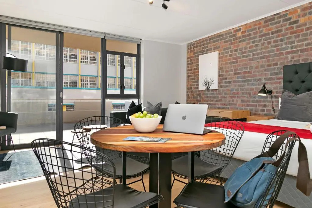 Urban Artisan Luxury Suites by Totalstay