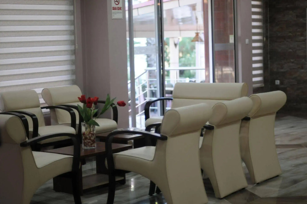 Rosy Hotel