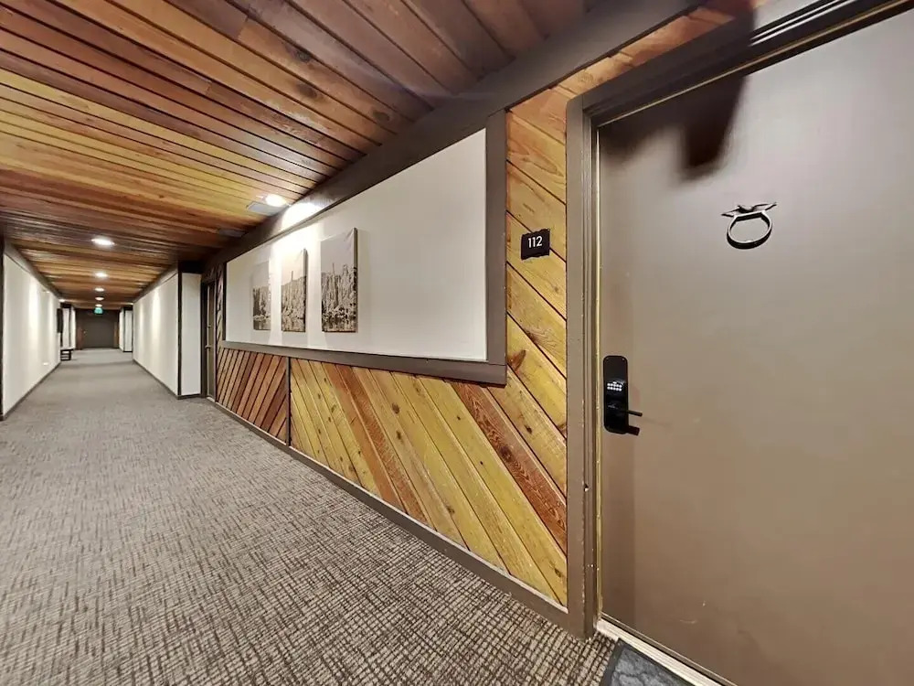 Slopeside Condo with Fireplace