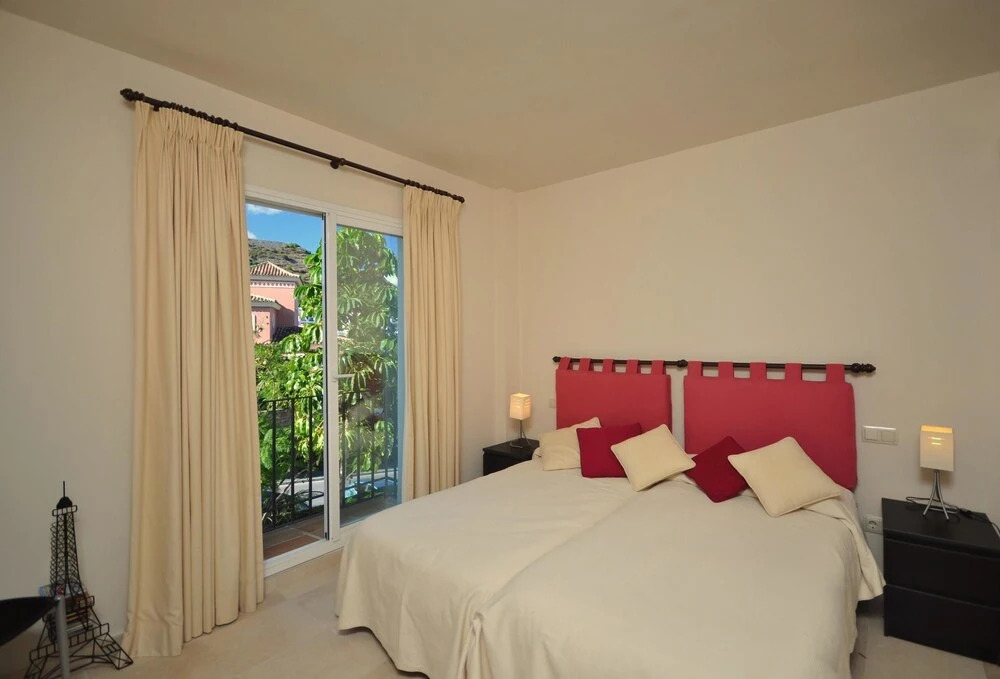 Apartment With 2 Bedrooms in Benahavís, With Wonderful Mountain View,