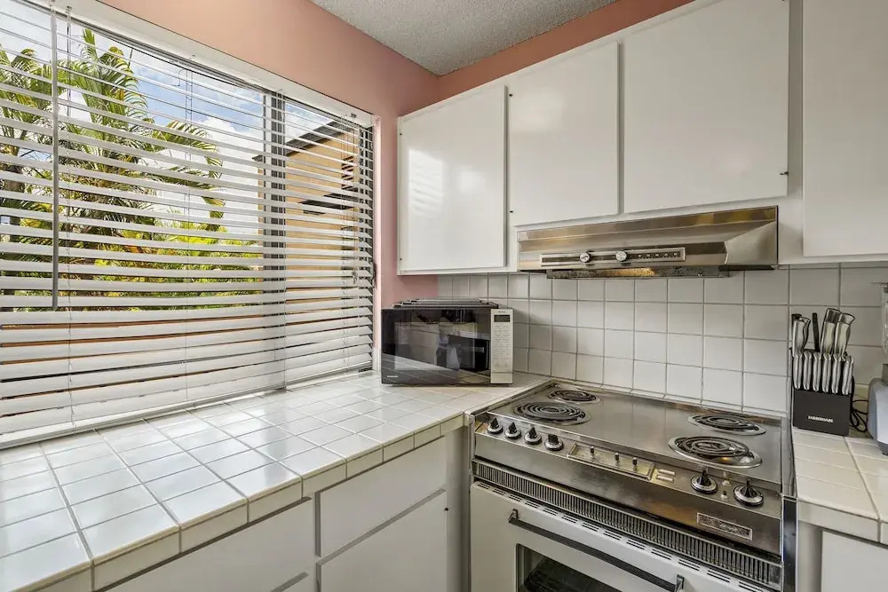 Wailea Ekahi 12D - Budget Friendly Ocean View Studio w/ Lanai, Kitchen, WD, & AC