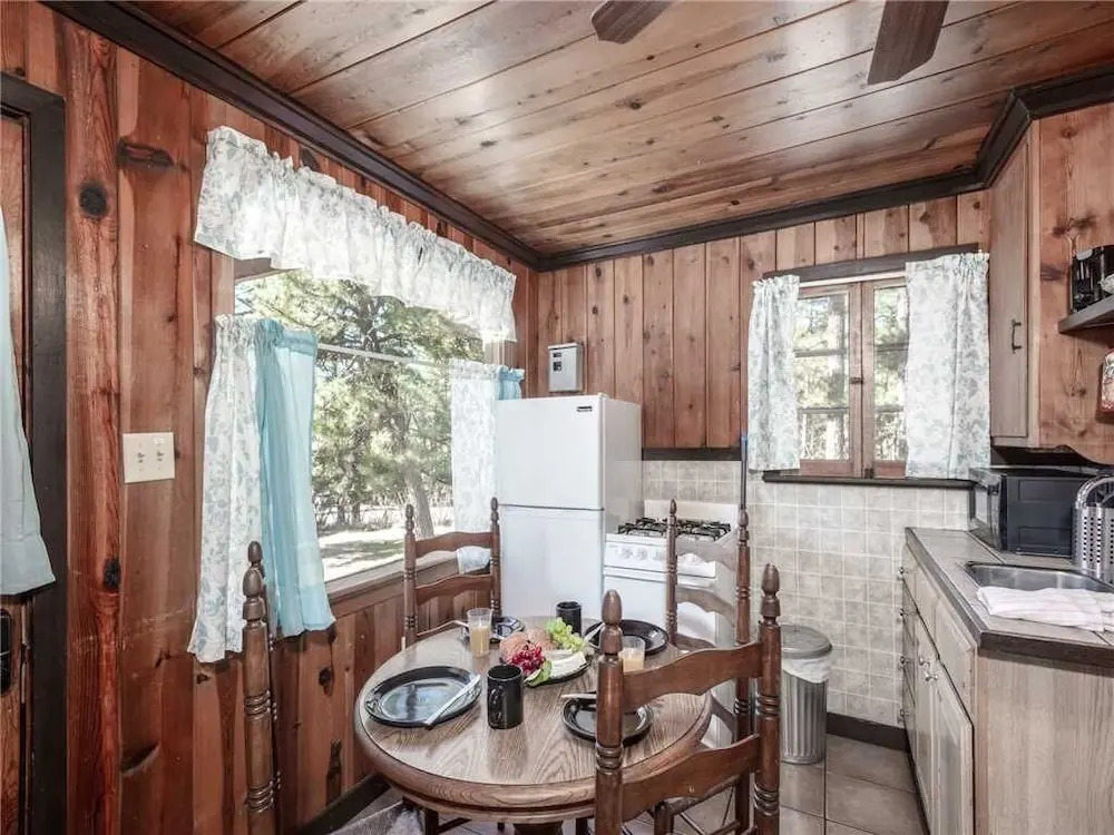 Tiny Two, 2 Bedrooms, Midtown, Sleeps 4