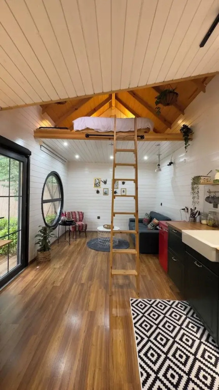 Pentalow Cabin