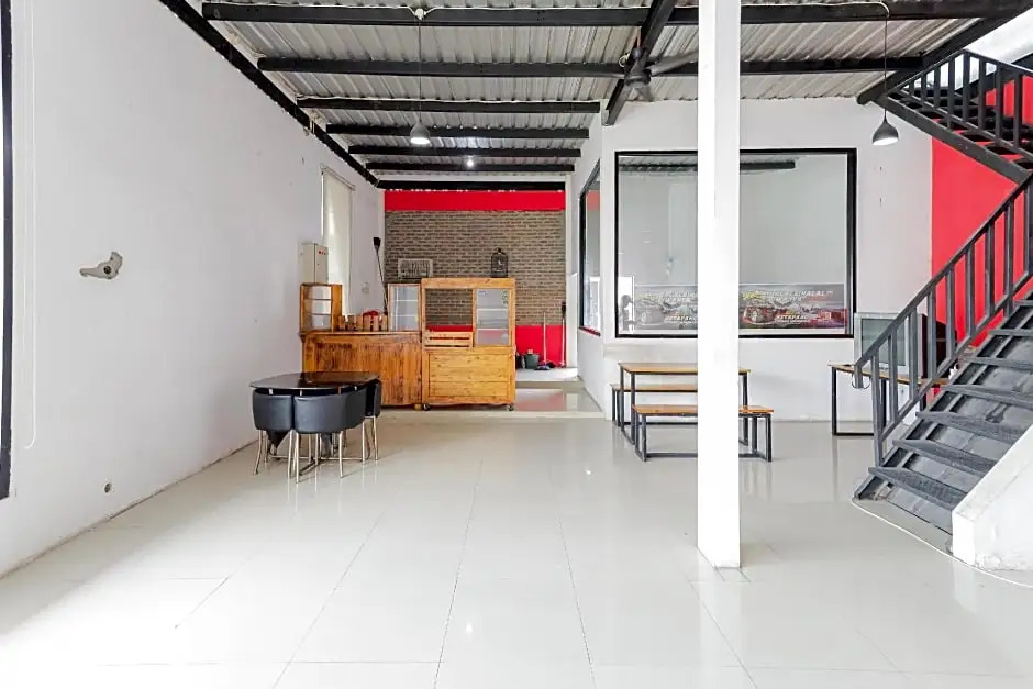 RedDoorz @ Bypass Town Square Mojokerto