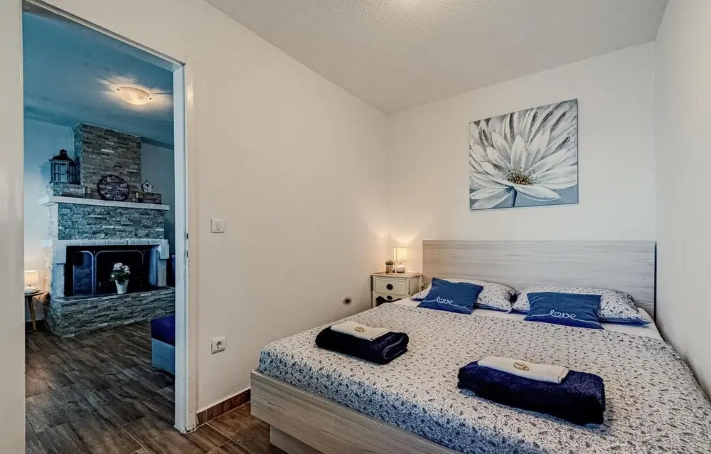 Beautiful Home in Potomje With Wifi and 1 Bedrooms