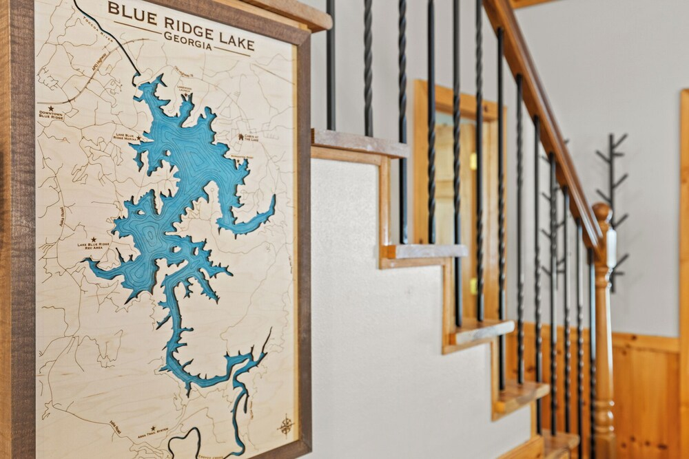 < 1 Mi to Lake Blue Ridge: Forest-view Gem w/ Deck