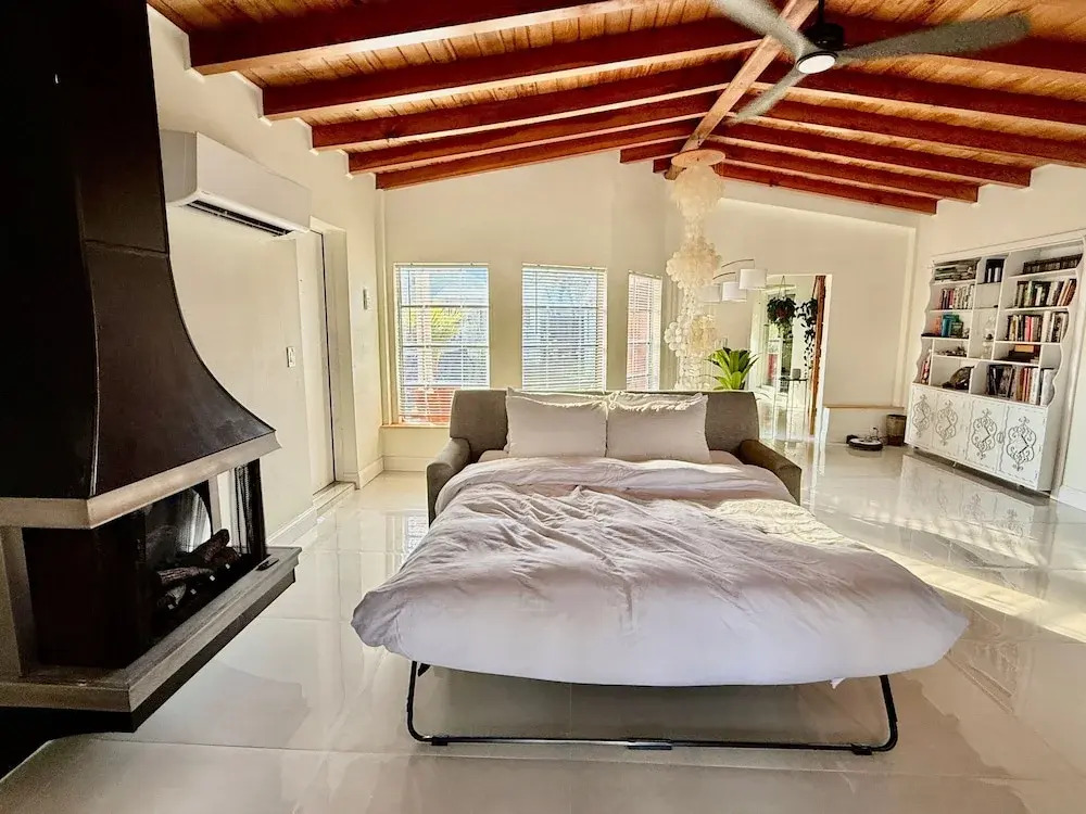 3 Bedroom 2 Bath Beachside House With Hot Tub