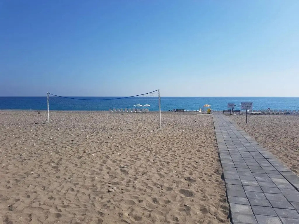 Triplex Villa I Private Beach I Walking Distance to the Sea 300 meters