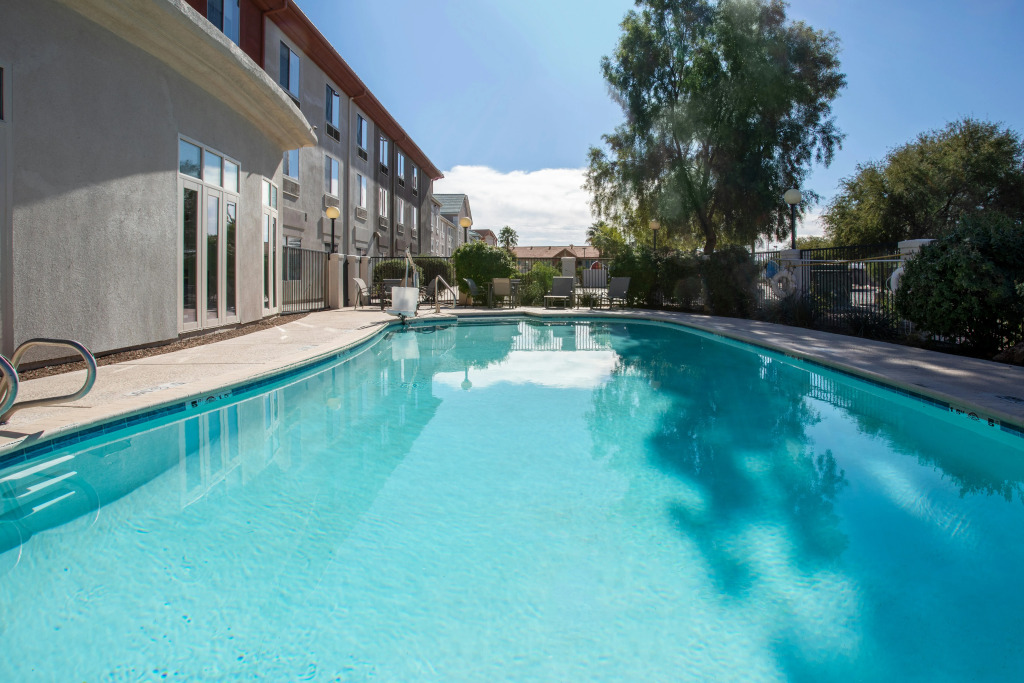 Holiday Inn Express & Suites Tucson by IHG