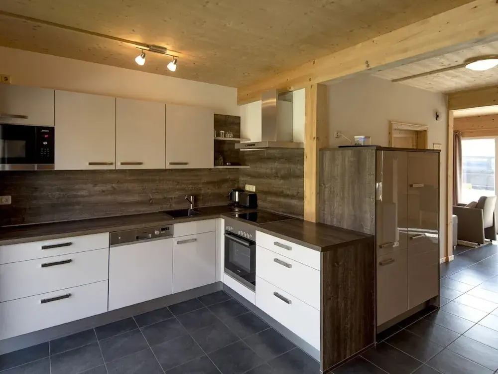 Appealing Chalet With hot tub