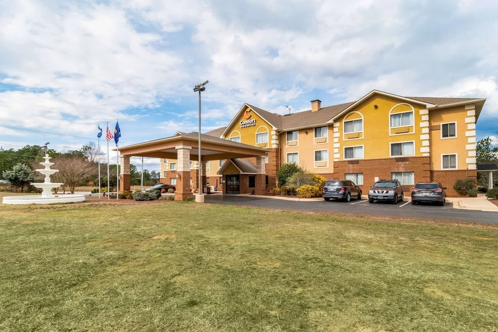 Comfort Inn & Suites