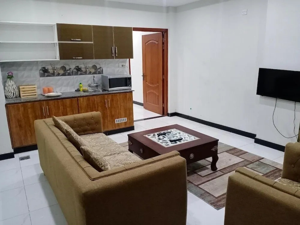 Greenleaf Suites