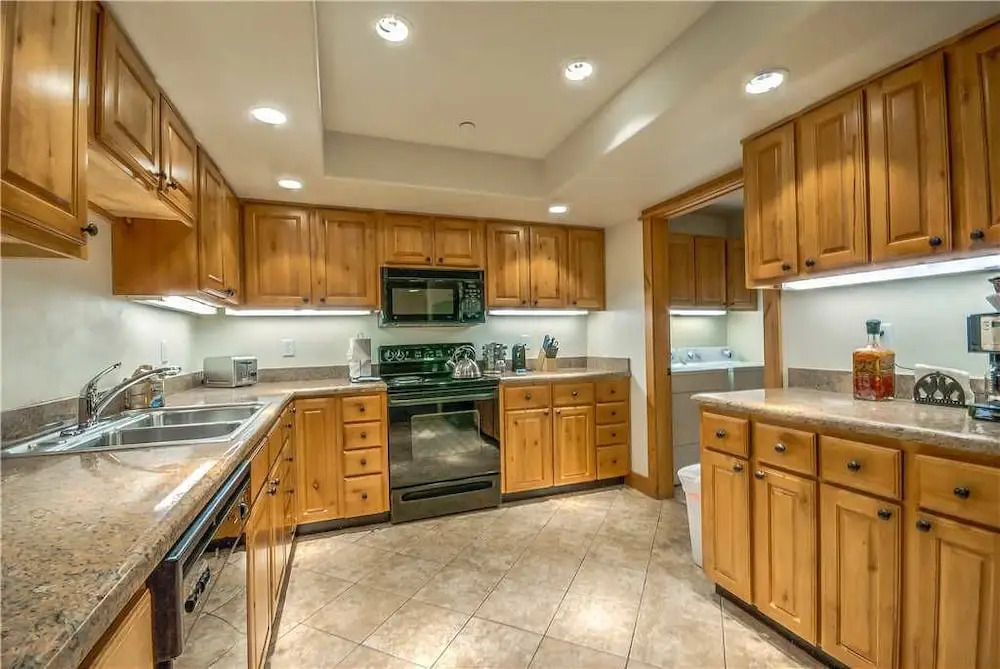 Canyon Creek B 204