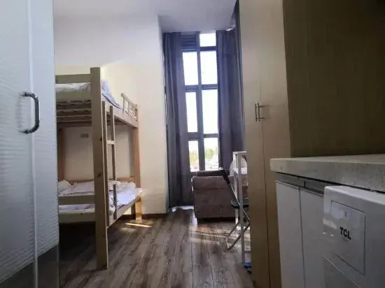 Xiao Hotel Apartment (Shanghai Pengpu Xincun Subway Station)