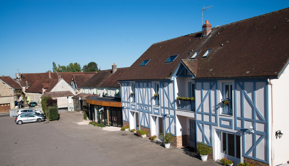 Logis Hôtel Restaurant Aux Maisons