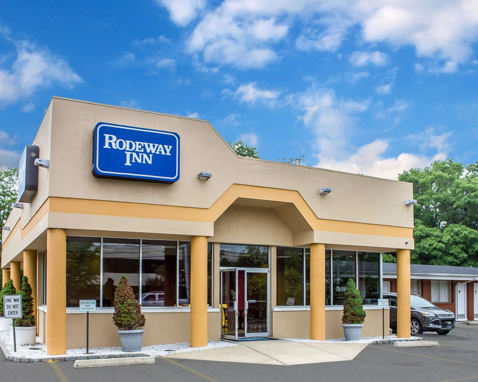 Rodeway Inn MacArthur Airport