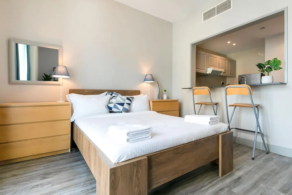 Driven Holiday Homes  Icon Tower 2 JLT
