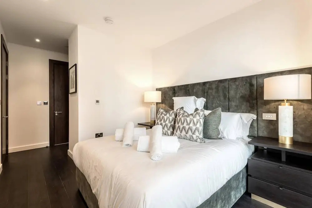 Luxurious 2 Bedroom Apartment With Winter Garden
