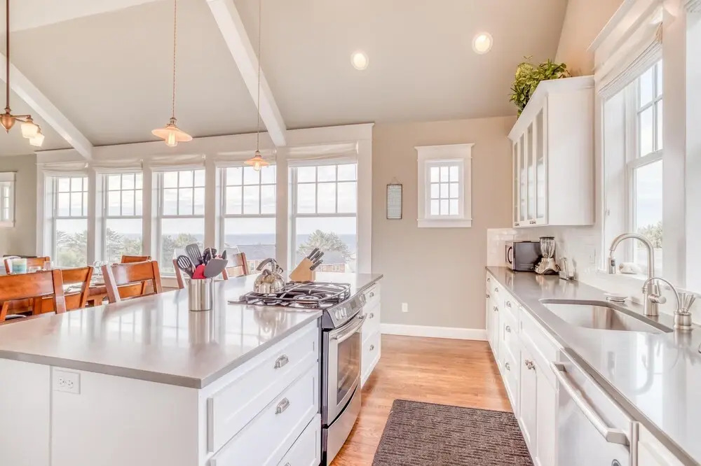 Stunning Ocean Views and Spacious Living - Gorgeous Coastal Retreat