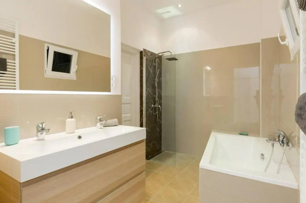 Westend Center Apartment-Prime Location
