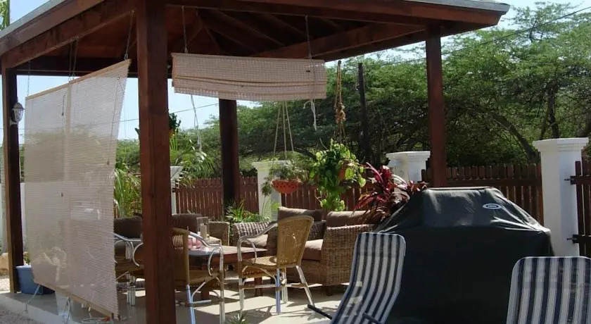Casa Tumba Pearl