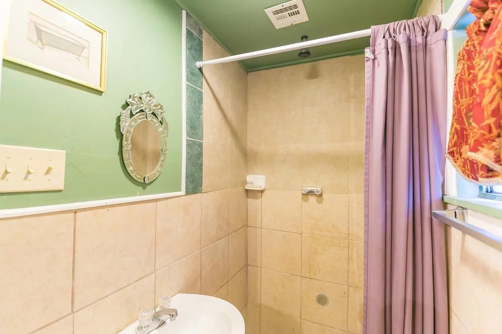 Mag's 940 Guest House