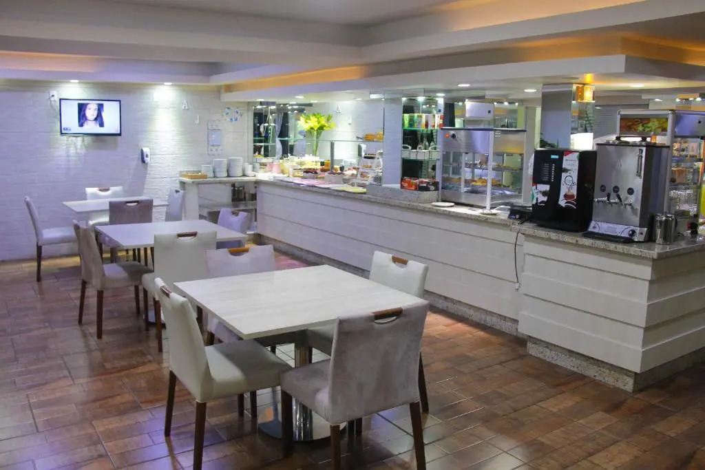 AJ Hotel Chapecó - Fácil Acesso Pátio Shopping e Rótula da Bandeira