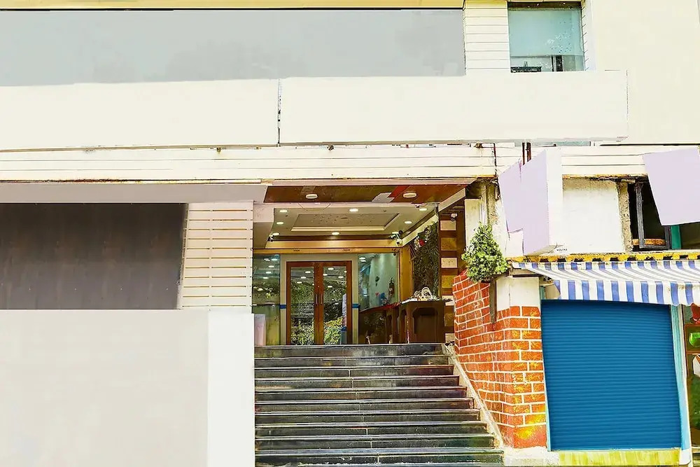 Stylish Stays at MG Road Near Commercial Street