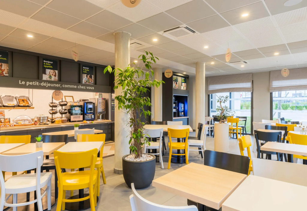 B&B HOTEL Troyes Magasins dusine