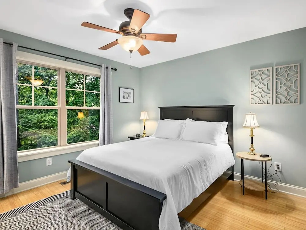 Cozy 2BR Townhouse w Deck Walk to W Asheville