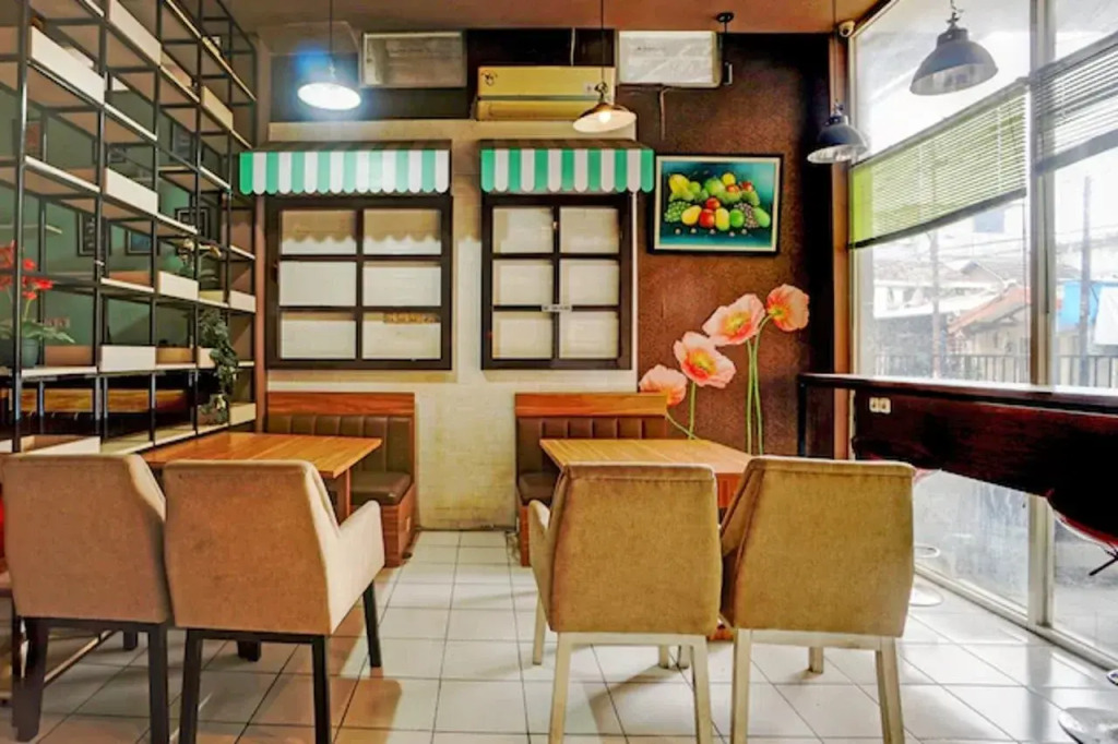 Hotel O Surabaya near Surabaya Town Square formerly Kupang Gunung Residence
