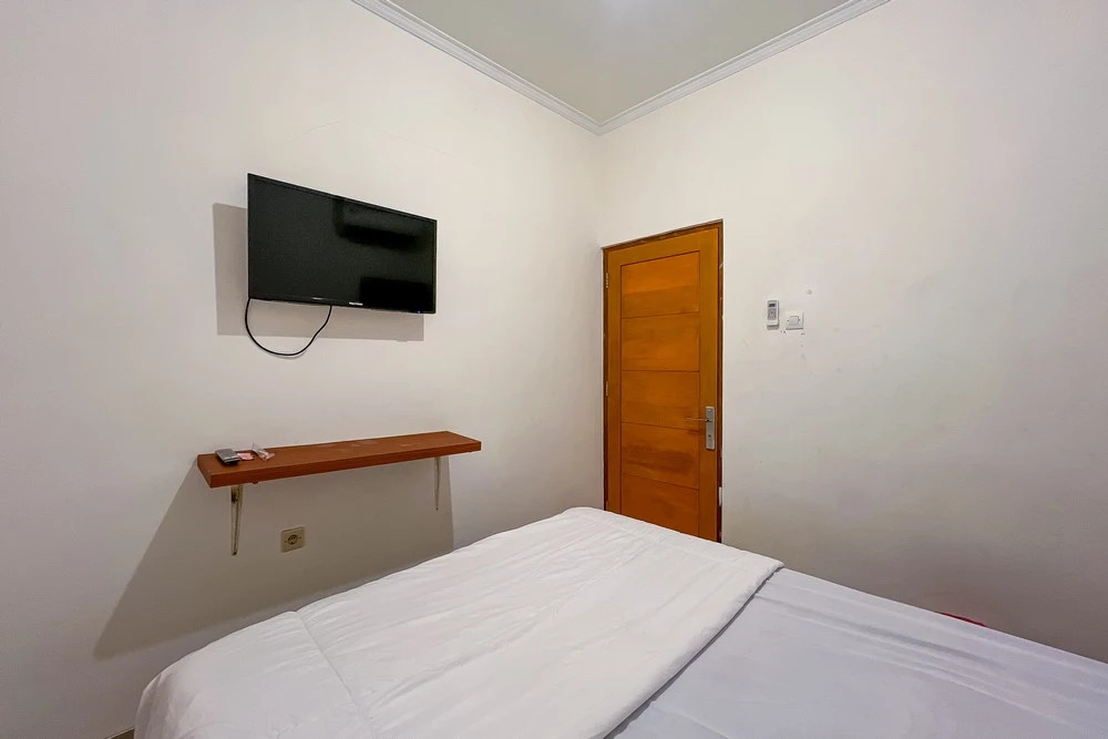 JJ House Mitra RedDoorz
