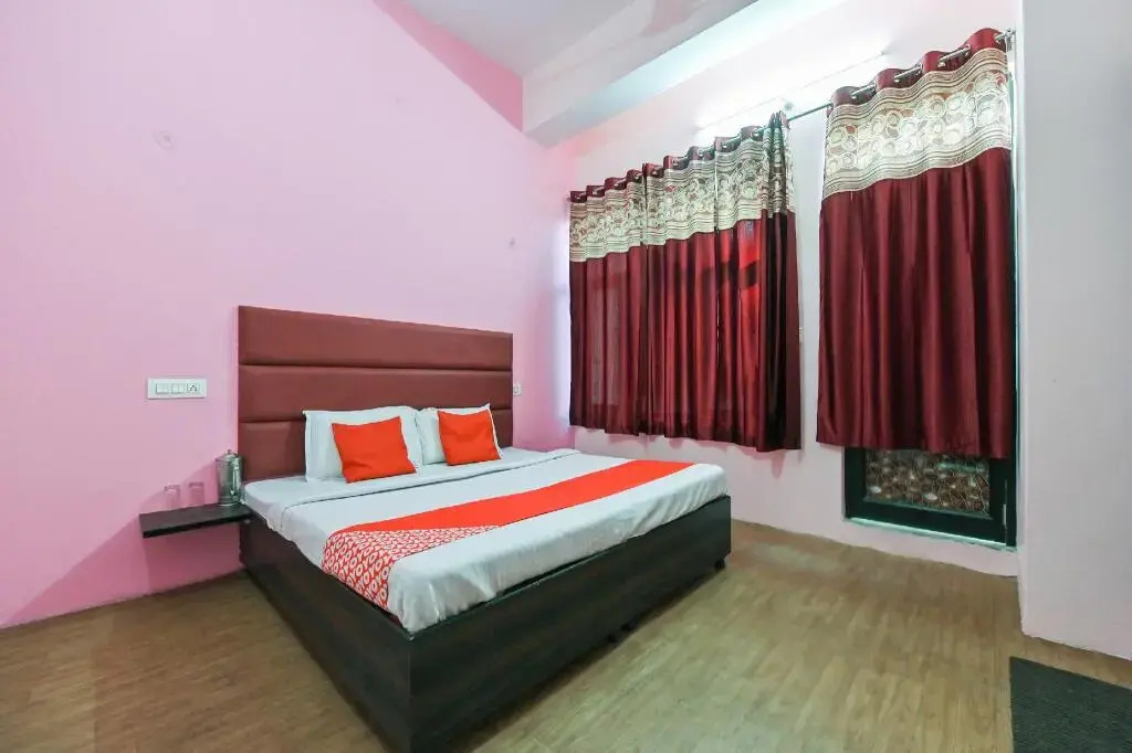 The Golden Grand by OYO Rooms