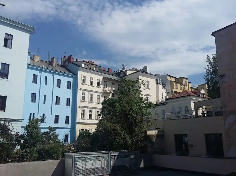 Apartment for 10 Guests Top Center of Prague