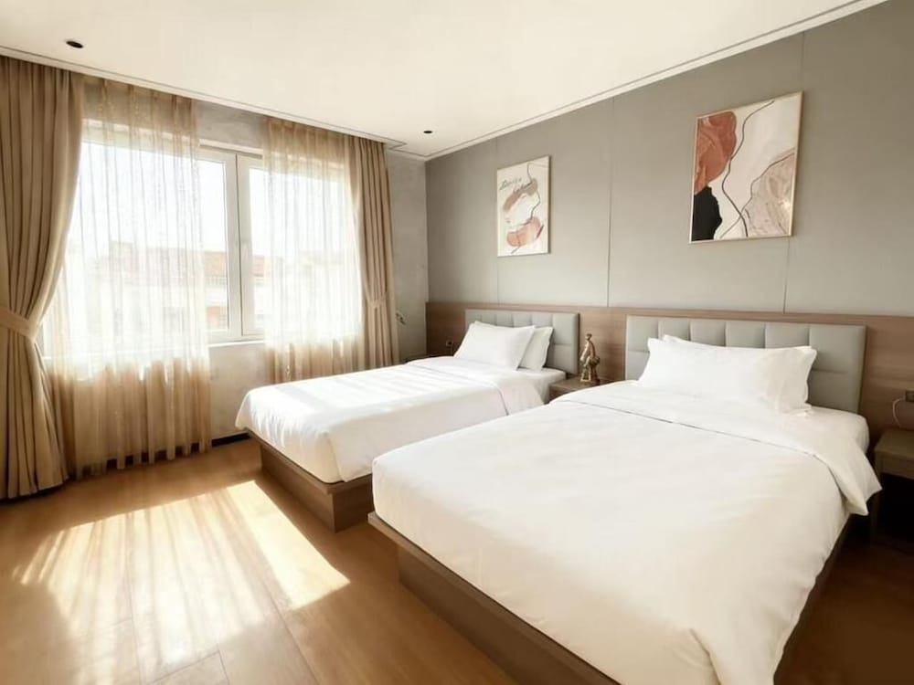 Sky Vista Hotel