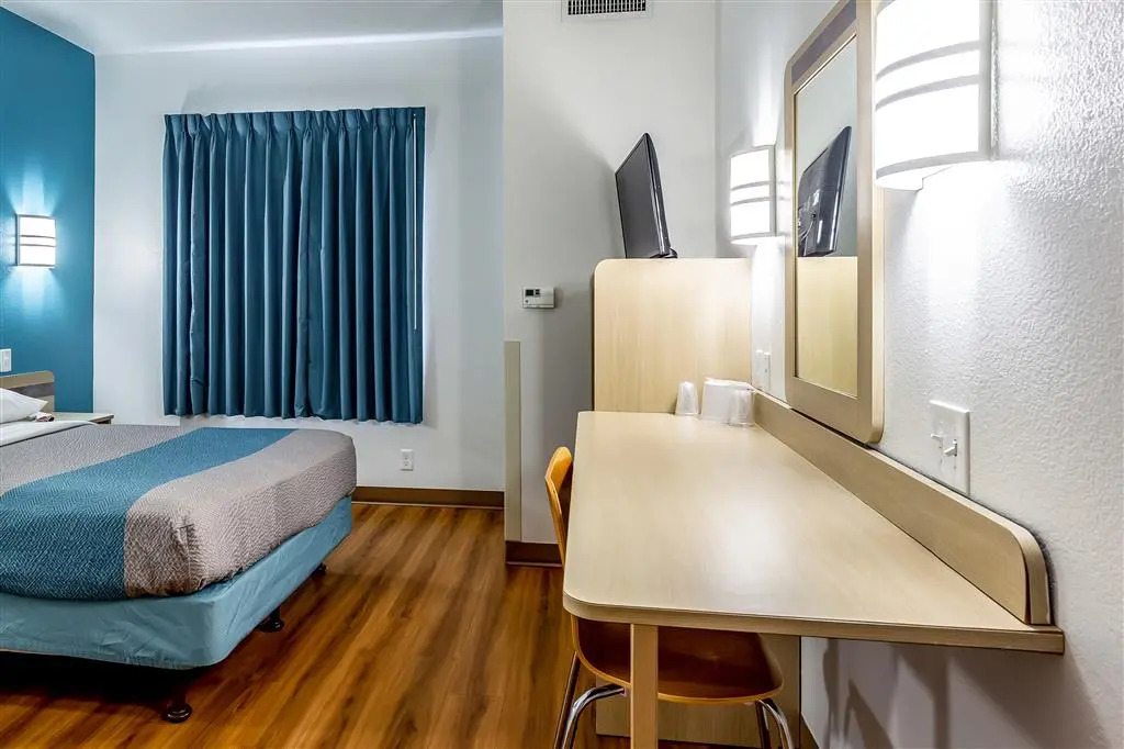 Motel 6 St Louis South