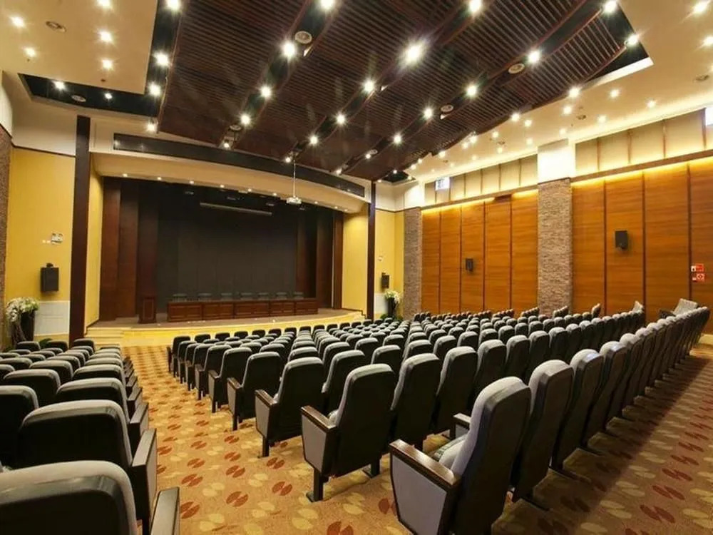 Kunming Maple Palace Hotel