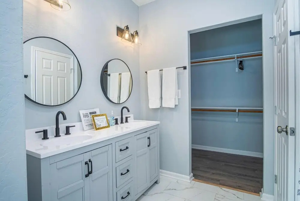 Spectacular Brand New 4br/2.5ba Near DT/ Riverwalk