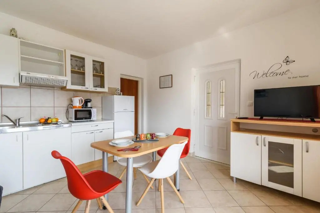 La Bodega Apartments