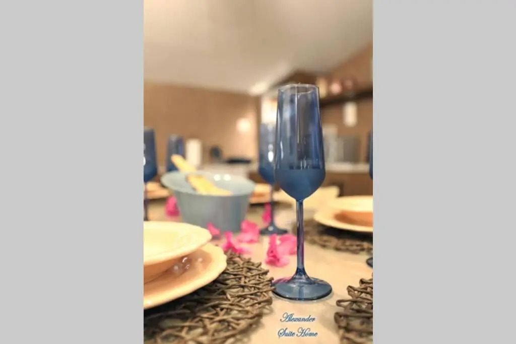 Alexander Suite Home
