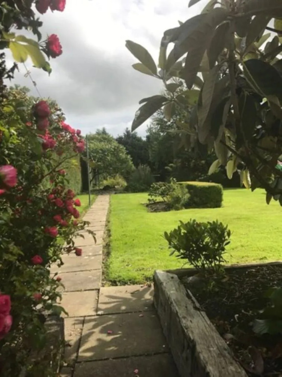 Clare Manor