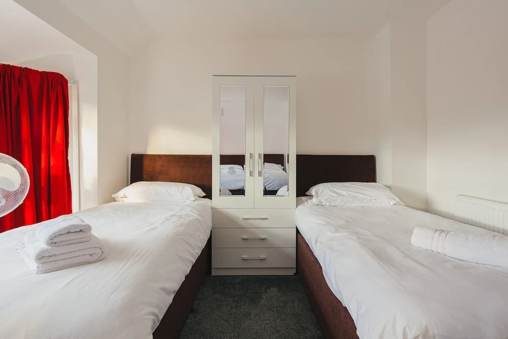 Saint Luke's Apartments (Peymans)