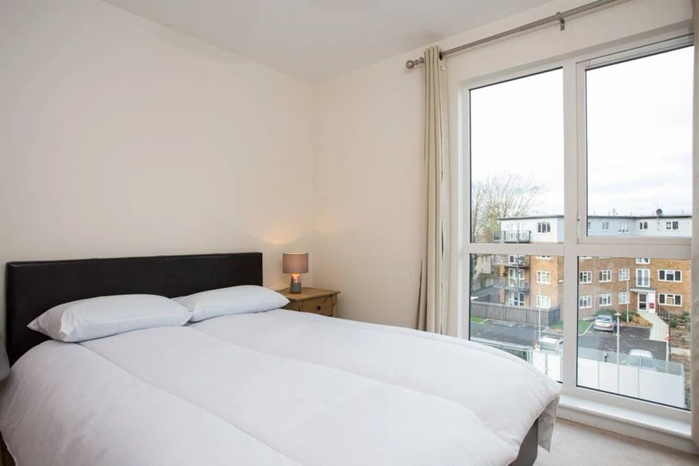 3 Bedroom Apartment Sleeps 6 in Clapham South