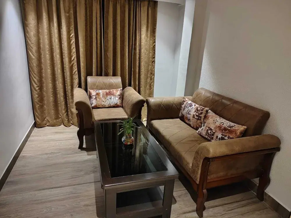 Luxus Inn Hotel
