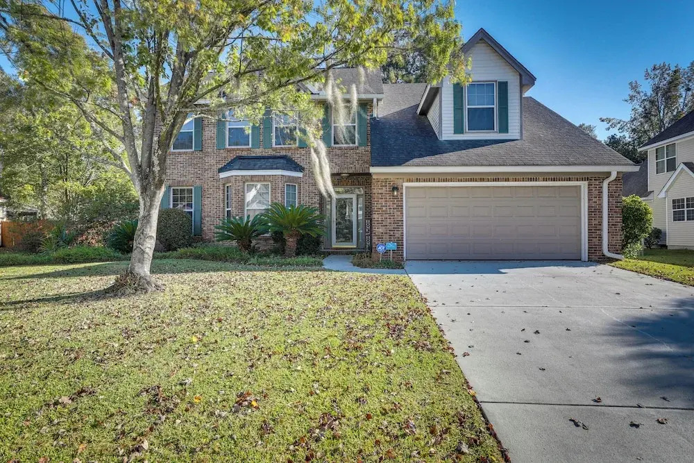 North Charleston Home Near Shopping & Dining!