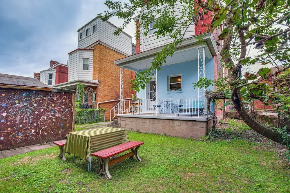 Walk To Highland Park: Artsy Pittsburgh Retreat!