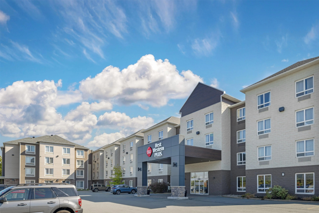 Best Western Plus Dartmouth Hotel & Suites