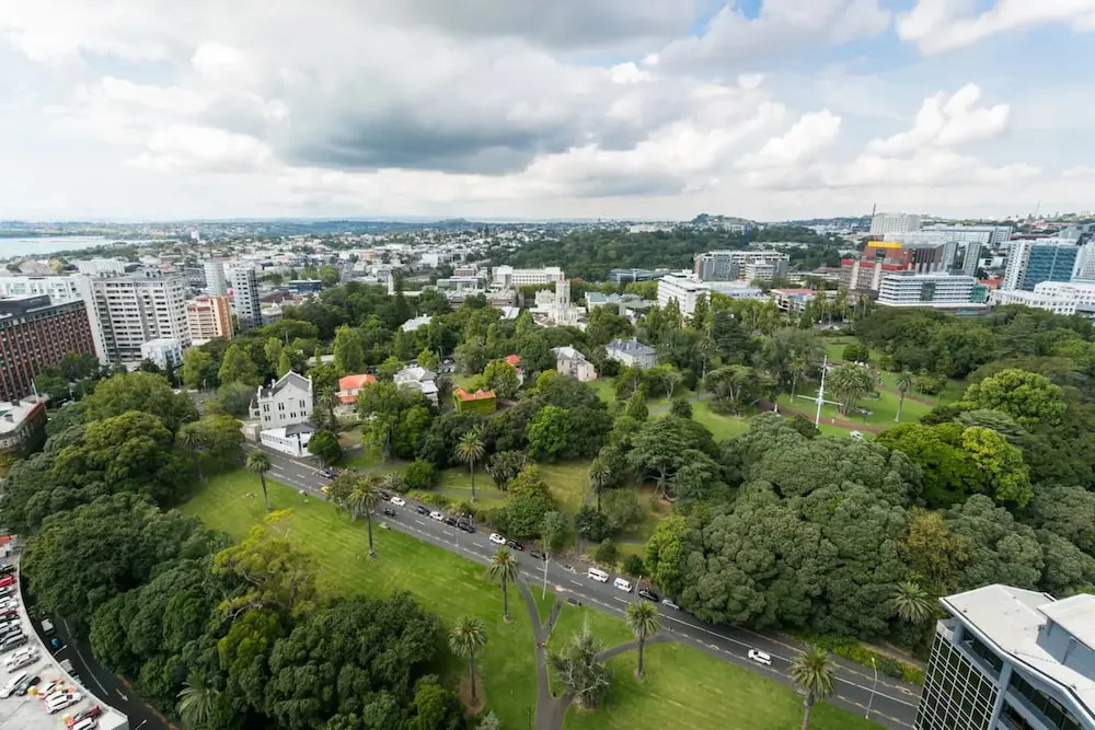 Panoramic Views 2 Bedroom Penthouse Apartment With Carpark